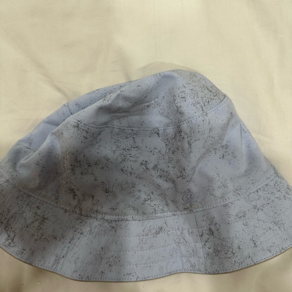 Lululemon reversible bucket hat
